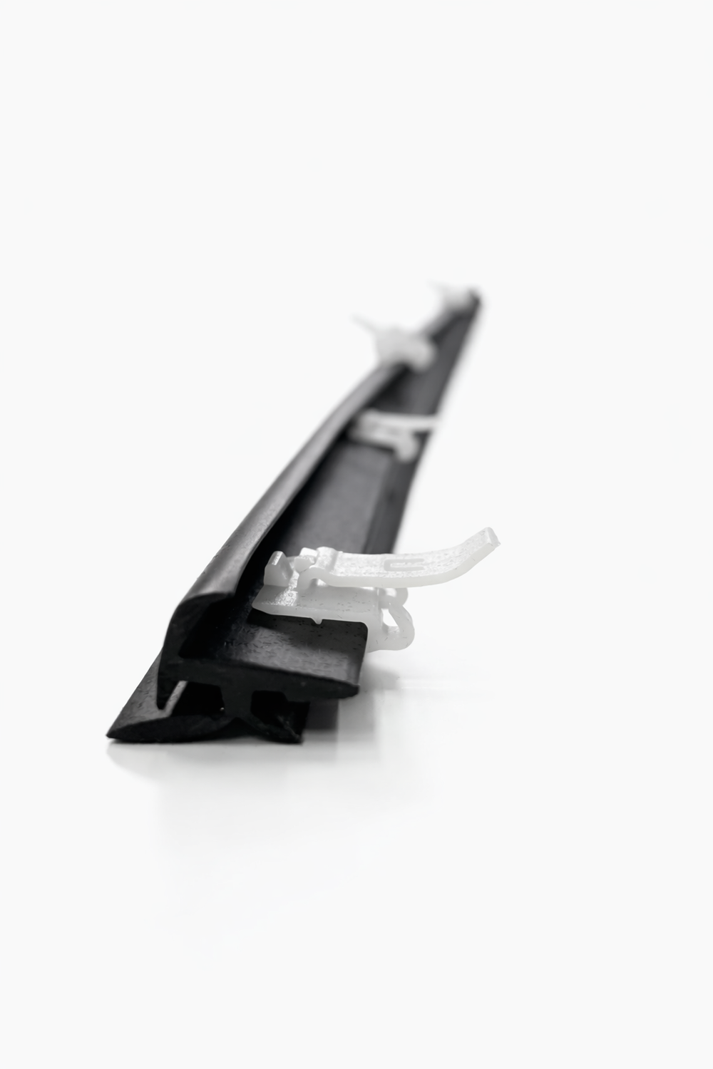 Front Outer Left Window Seal Belt Weatherstrip for Toyota Land Cruiser 70 Series.