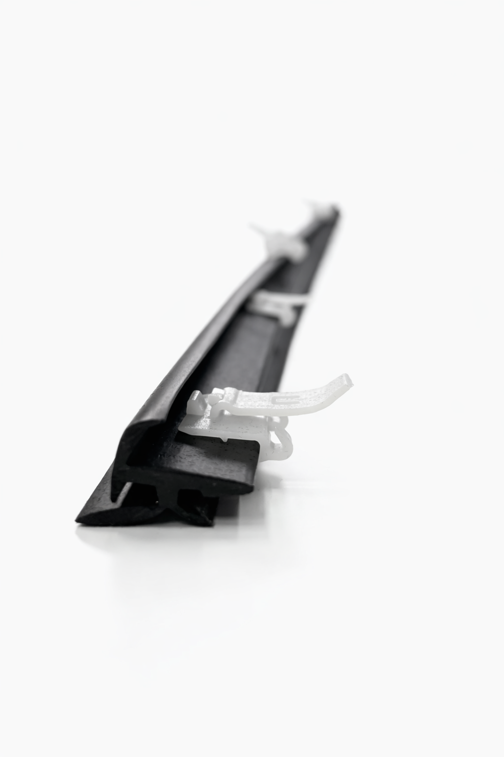 Front Outer Left Window Seal Belt Weatherstrip for Toyota Land Cruiser 70 Series.