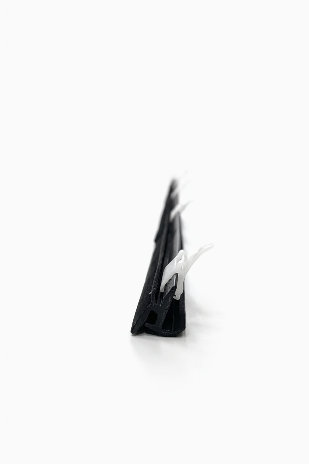 Front Outer Right Window Seal Belt Weatherstrip for Toyota Land Cruiser 70 Series.